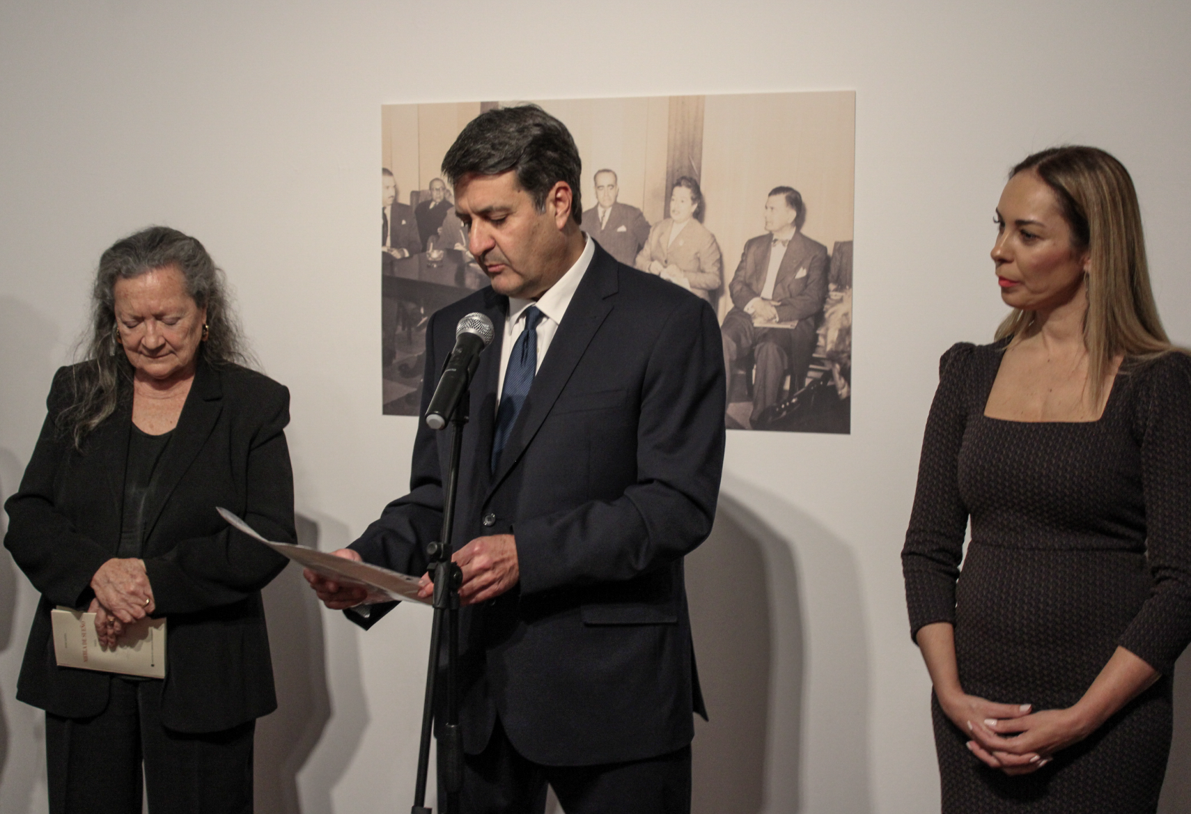 Plantamientos de Interior Domingo Doreste, presidente de la Fundación Pino Ojeda, junto a Medina y López