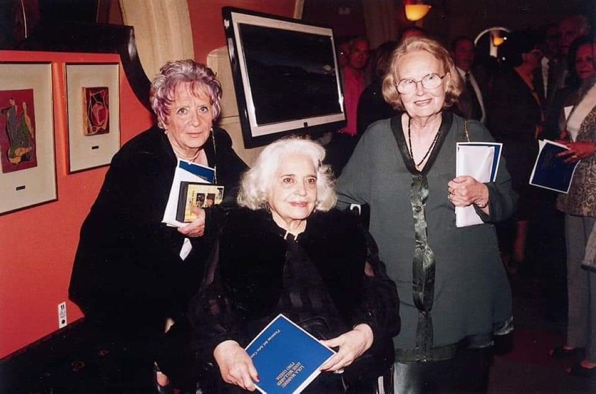 De izquierda a derecha, Lola Massieu, Pino Ojeda y Jane Millares, tres de las protagonistas del documental 'Pioneras'.